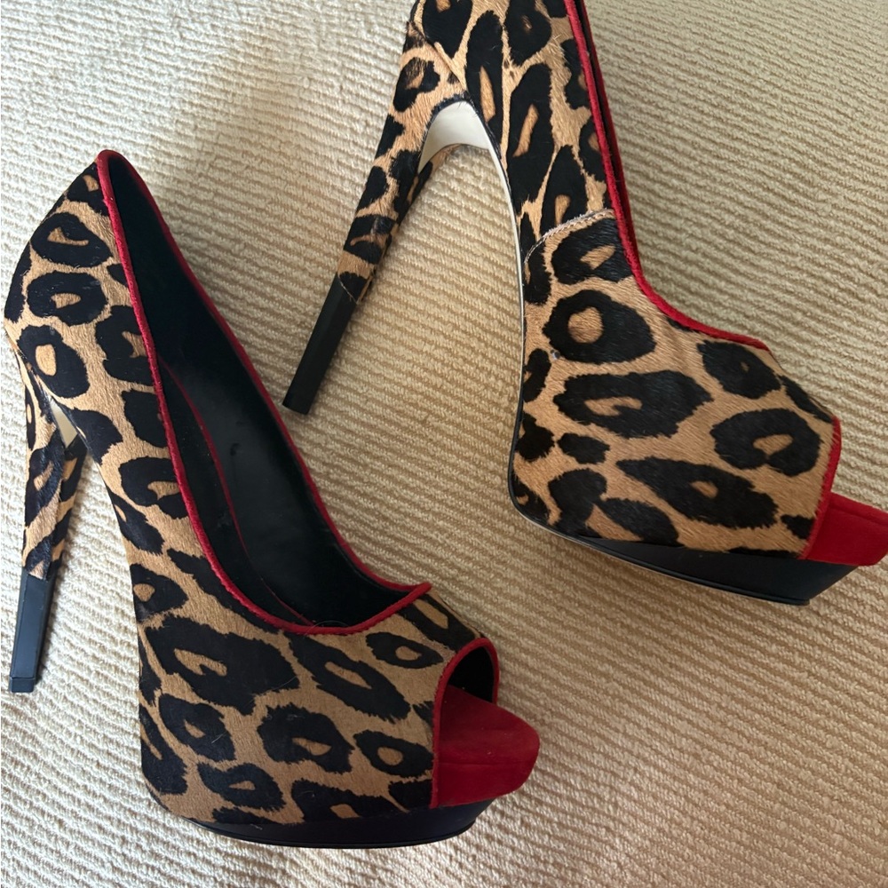 Boutique 9 Leopard Print Heels with Red Trim size 9